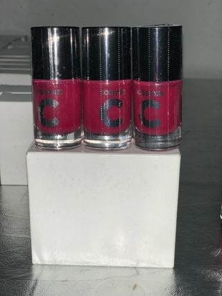 Esmaltes de uñas varios tonos