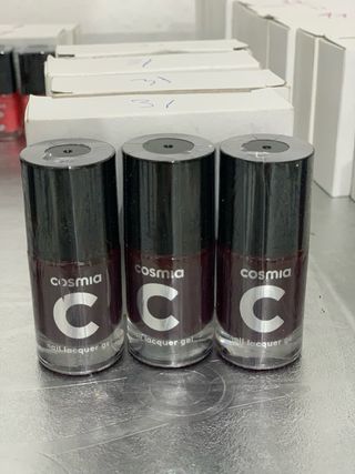 Esmaltes de uñas varios tonos