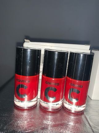 Esmaltes de uñas varios tonos