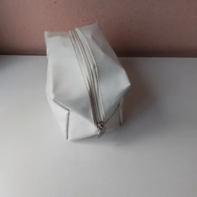 Lote baño: jabón, cremas y neceser