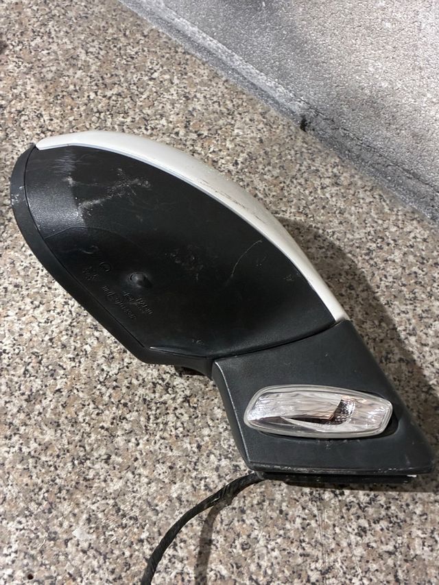 Retrovisor Peugeot 207 derecho Eléctrico