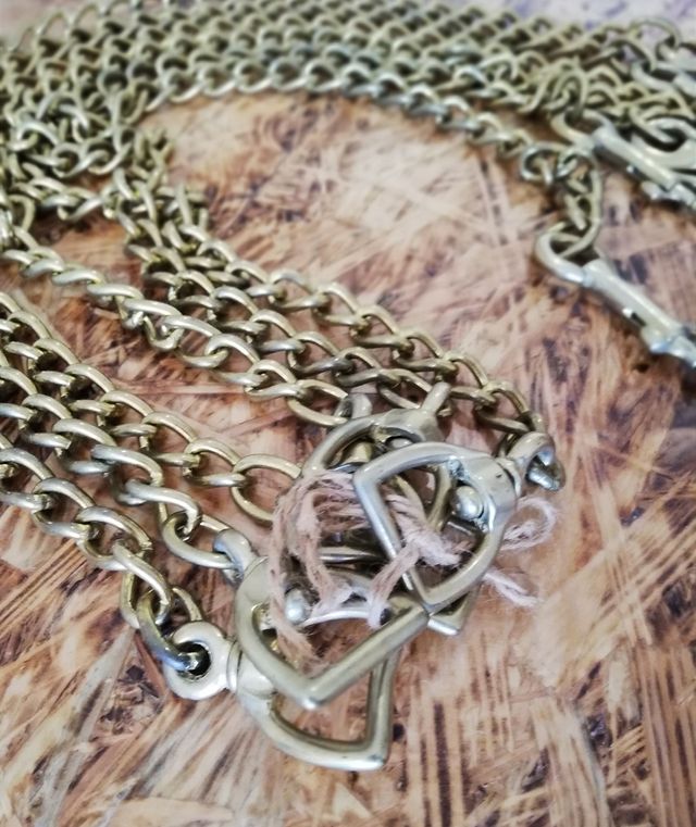 6 Cadenas de bronce con mosquetones.