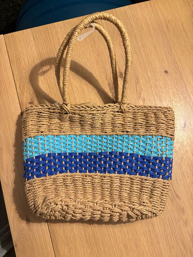 Bolso de mimbre mediano con rayas