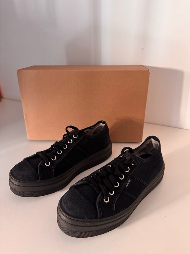Zapatillas Victoria Negras Plataforma