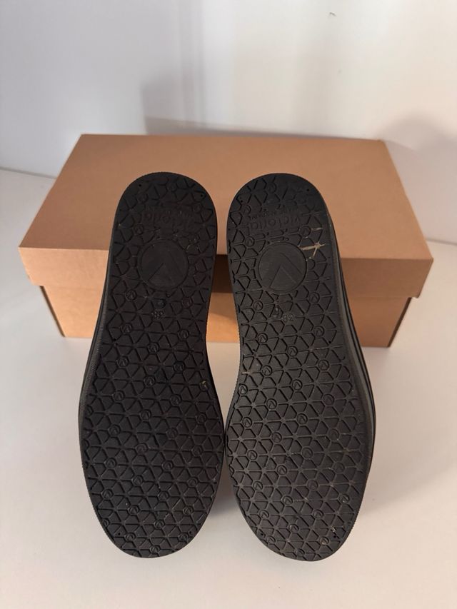 Zapatillas Victoria Negras Plataforma