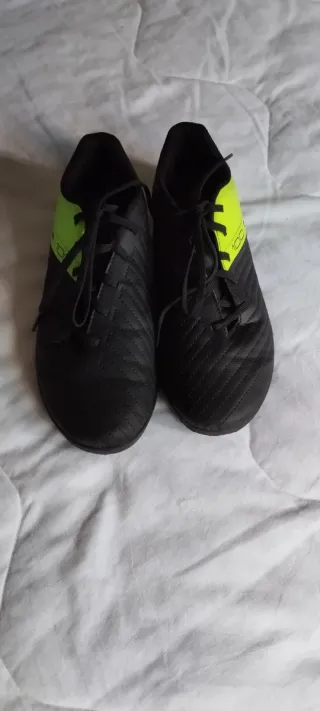 Botas de fútbol para, niña.