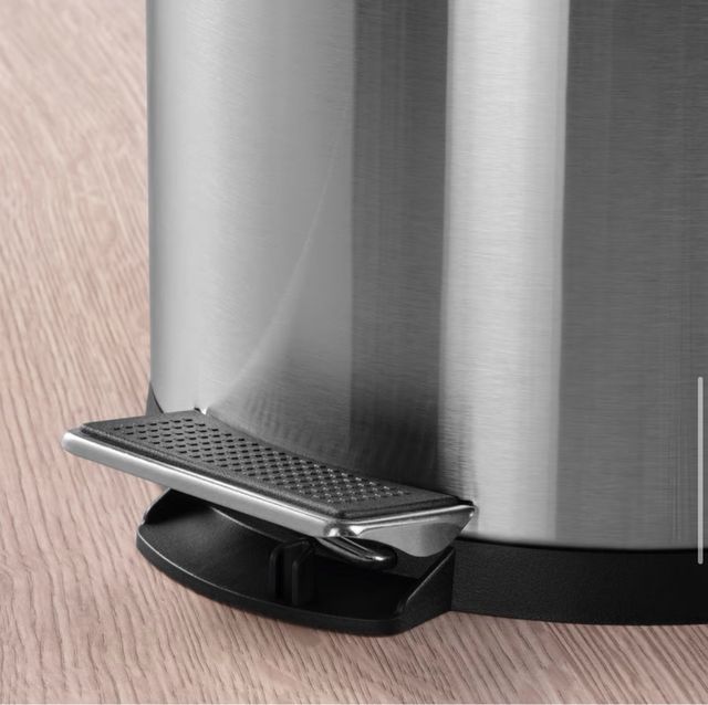 Cubo de basura con pedal de Ikea