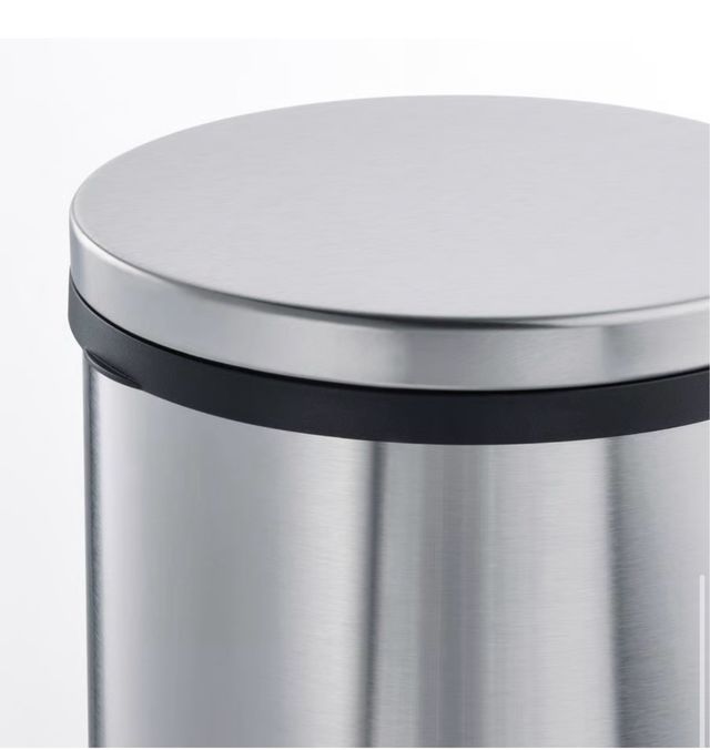 Cubo de basura con pedal de Ikea