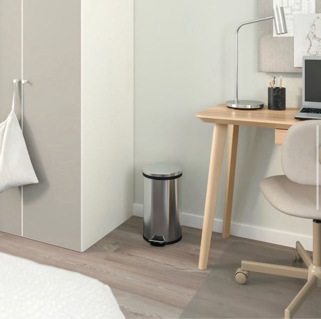 Cubo de basura con pedal de Ikea