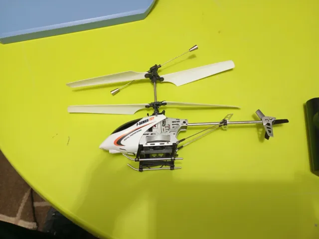 Elicoptero teledirigido