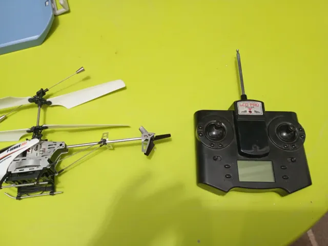 Elicoptero teledirigido