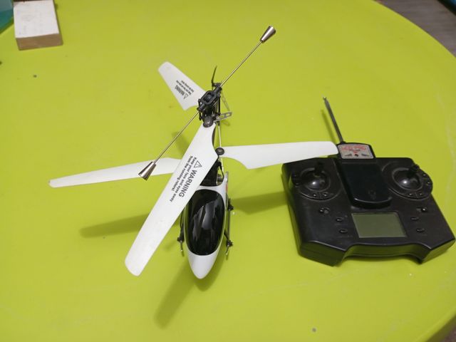 Elicoptero teledirigido