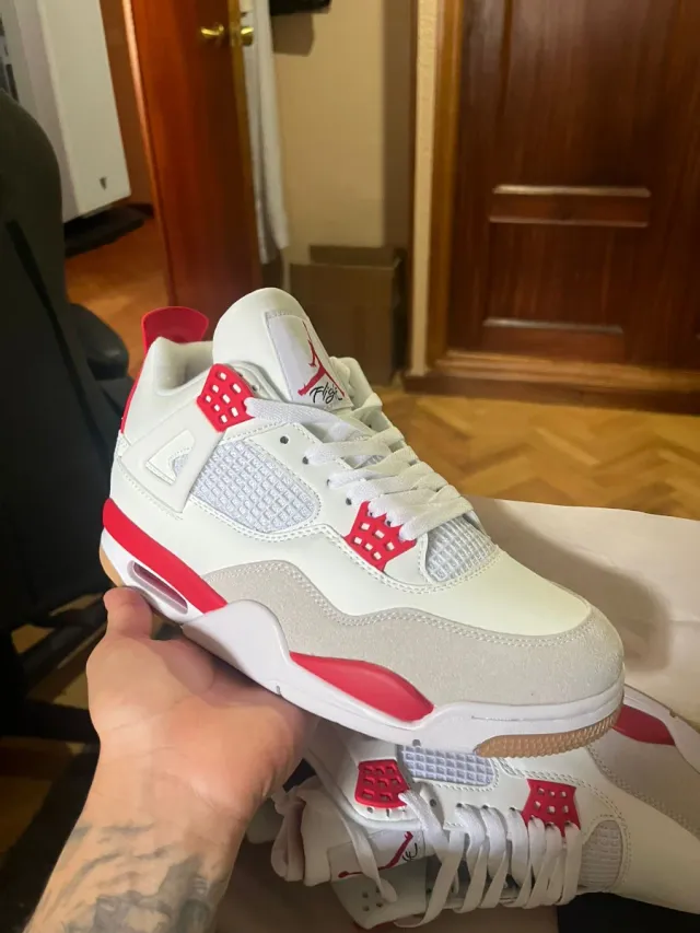 Zapatillas Jordan 4 Rojas y Blancas