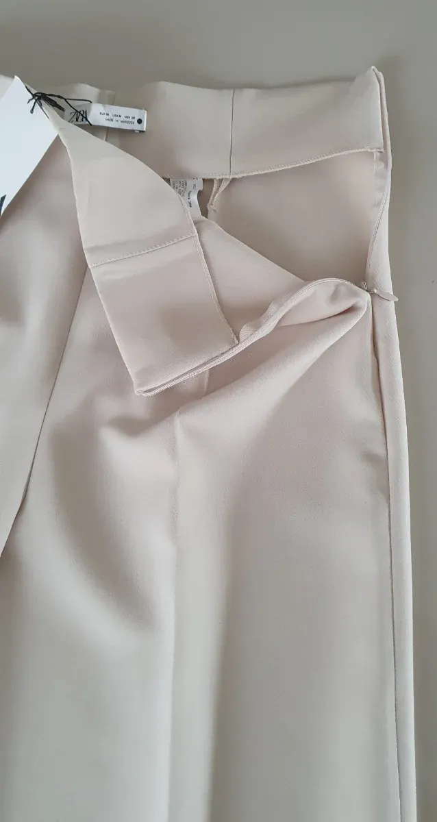 Pantalón culotte Zara beige