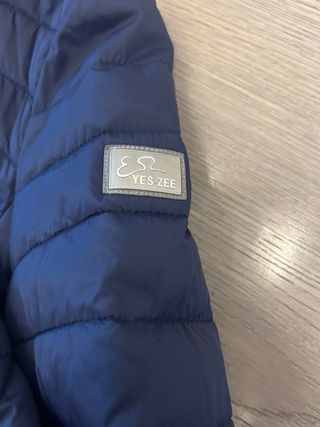 Cazadora acolchada azul mujer