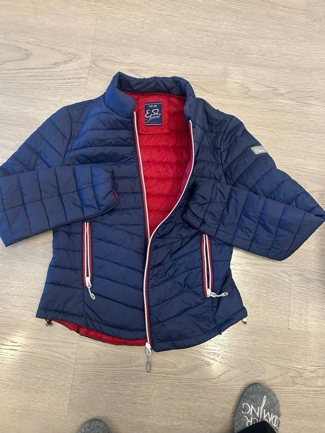 Cazadora acolchada azul mujer