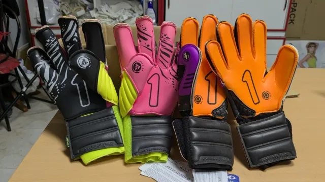 Guantes de portero Rinat. Precio por unidad.