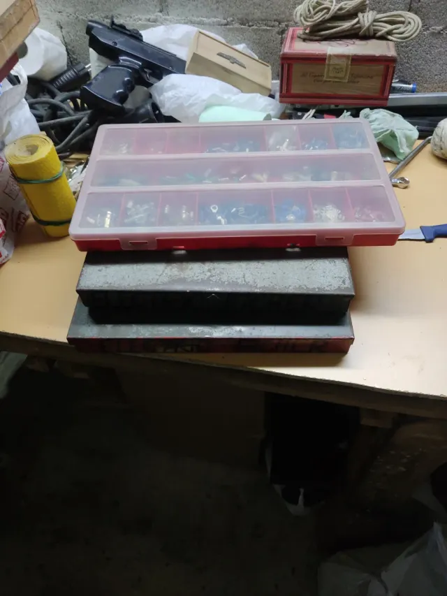 Maletín terminales eléctricos surtidos