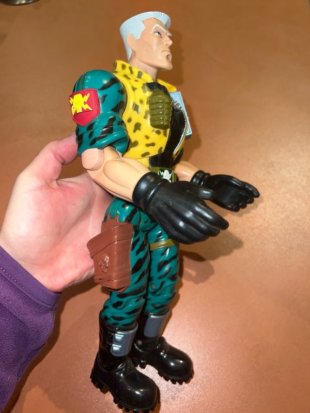 Muñeco Chip Hazard Pequeños Guerreros