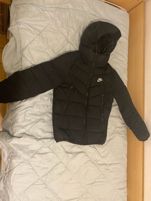 Chaqueta Nike Negra con Capucha