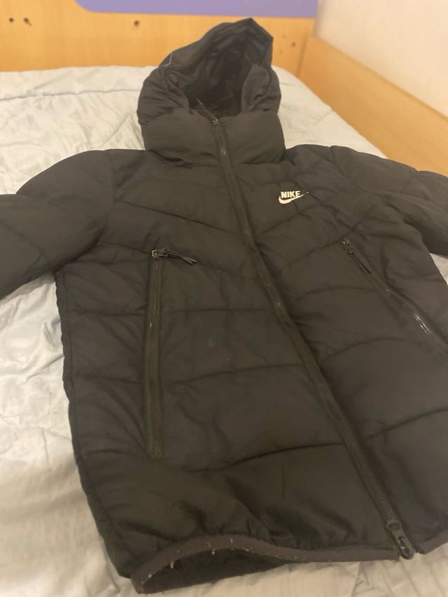 Chaqueta Nike Negra con Capucha