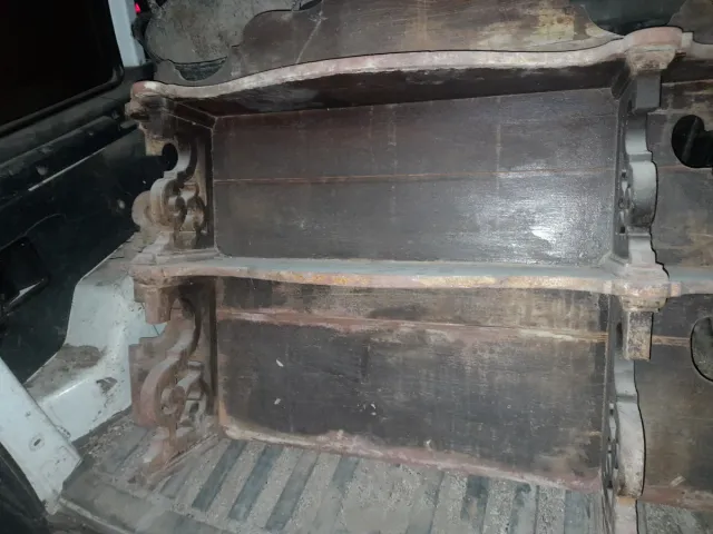 Scaffale in legno rustico di oltre 80 anni