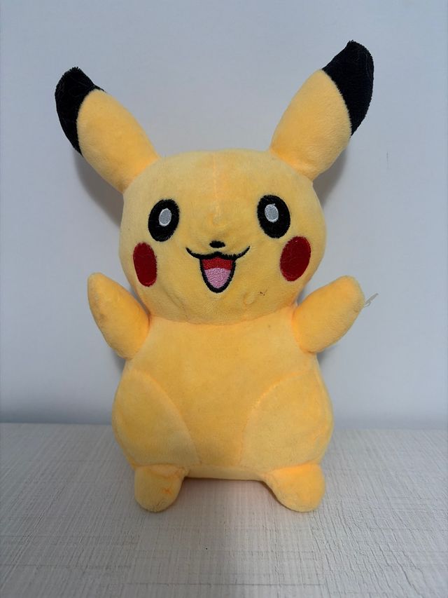 Pikachu Pokémon peluche adorabile