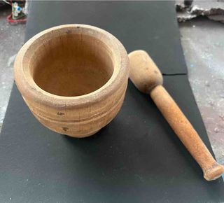 Mortaio e pestello in legno