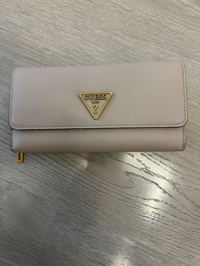 Monedero grande Guess beige rosado