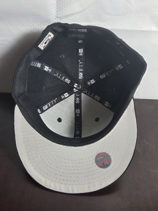 Gorra New Era SOX Negra y Dorada
