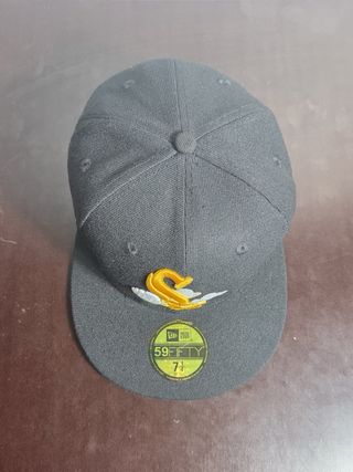 Gorra New Era SOX Negra y Dorada