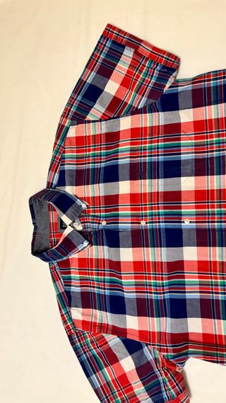 4 CAMISAS HOMBRE M. CORTA , MÁS 1 REGALO