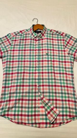 4 CAMISAS HOMBRE M. CORTA , MÁS 1 REGALO