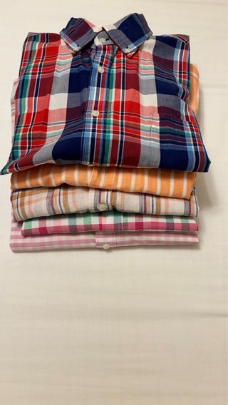 4 CAMISAS HOMBRE M. CORTA , MÁS 1 REGALO
