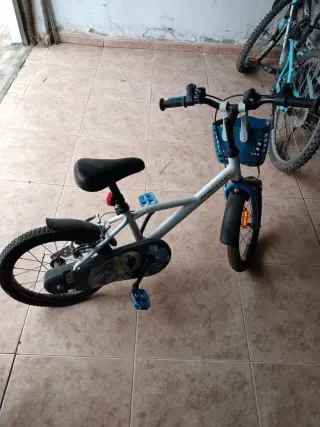 Bicicleta infantil casi nueva