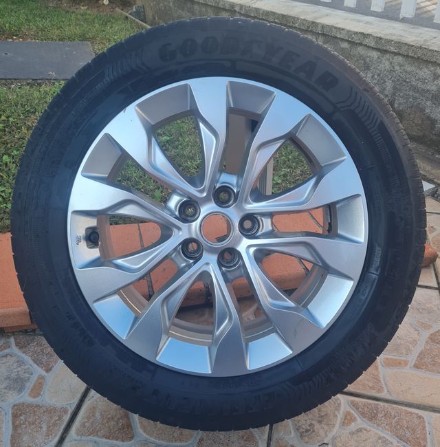 Set 4 cerchioni in lega Mopar usati con pneumatici