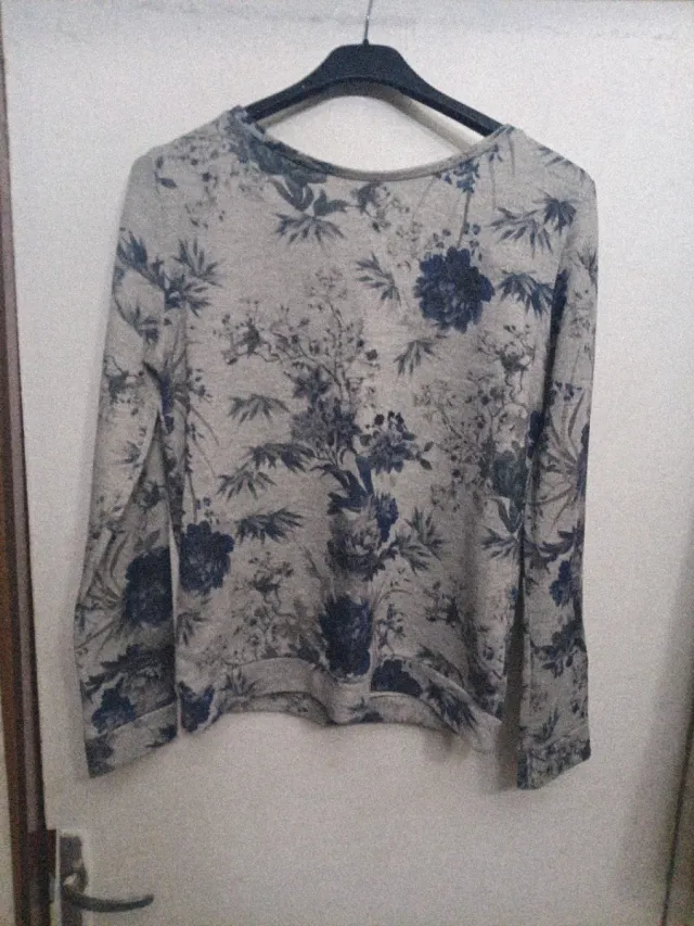 Jersey gris flores azul Talla M
