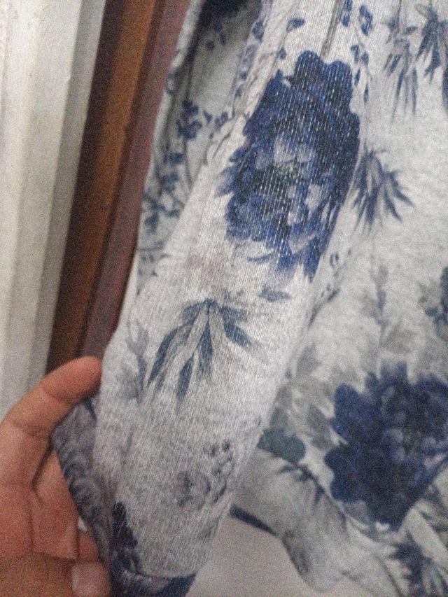 Jersey gris flores azul Talla M