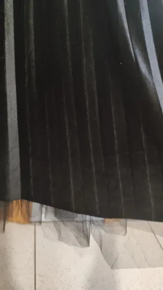 Falda midi terciopelo y tul negro. Reversible.