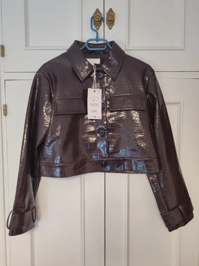 Chaqueta efecto piel animal print Zara