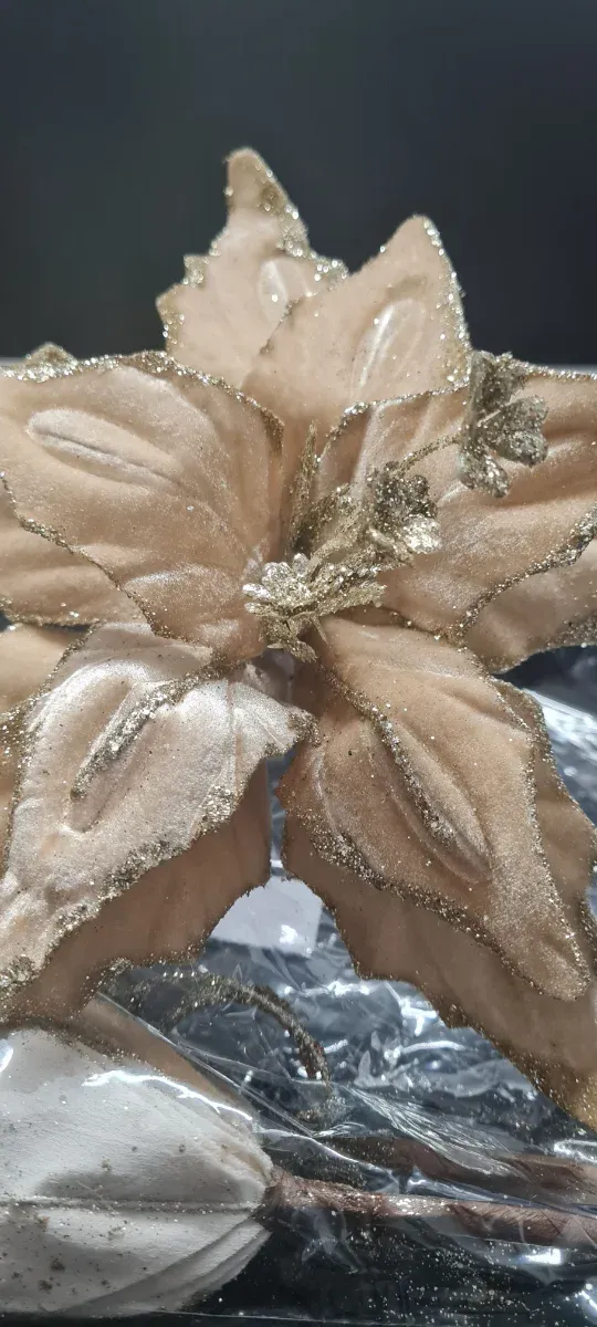 Flores Navideñas Beige y Doradas (3 o 6)