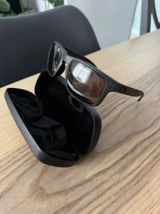 Gafas de sol Oakley polarizadas negras