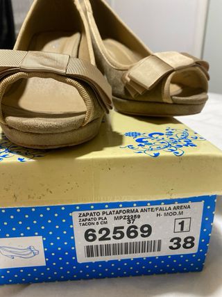 Zapatos plataforma de ante. Tacón de 5cm.Talla 38