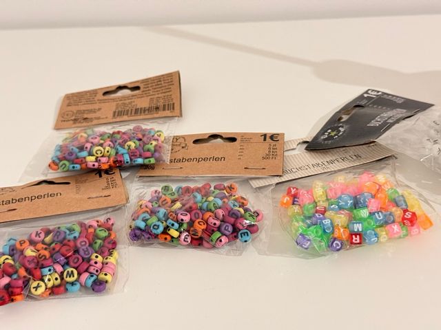 Perline lettere colorate per braccialetti