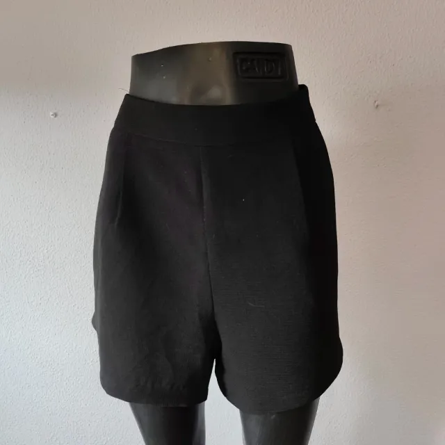Calções pretos Amisu Tamanho 42