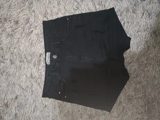 Pantalón corto vaquero negro