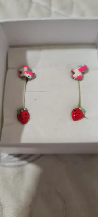 Lote Pendientes Niña Unicornio y Fresas
