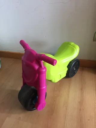 Correpasillos Moto Rosa y Verde