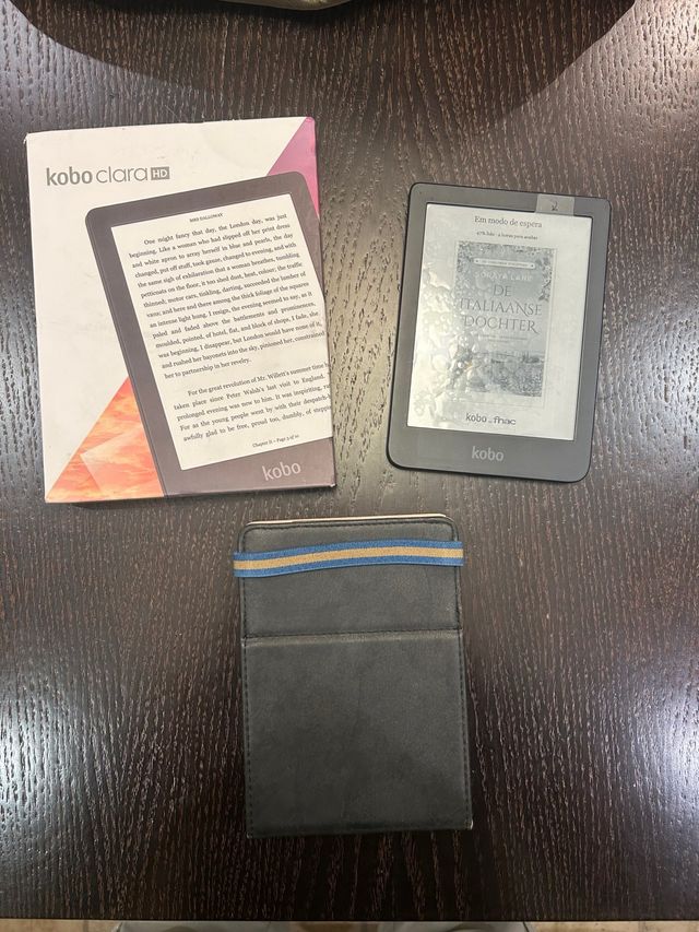 Kobo Clara HD com caixa e capa