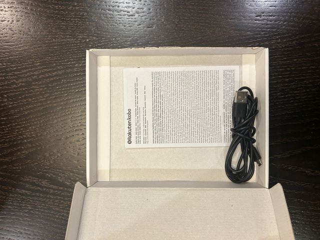 Kobo Clara HD com caixa e capa